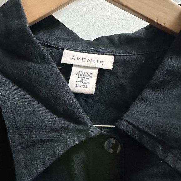 5 Various women’s button down shirts - great deal - Picture 2 of 10